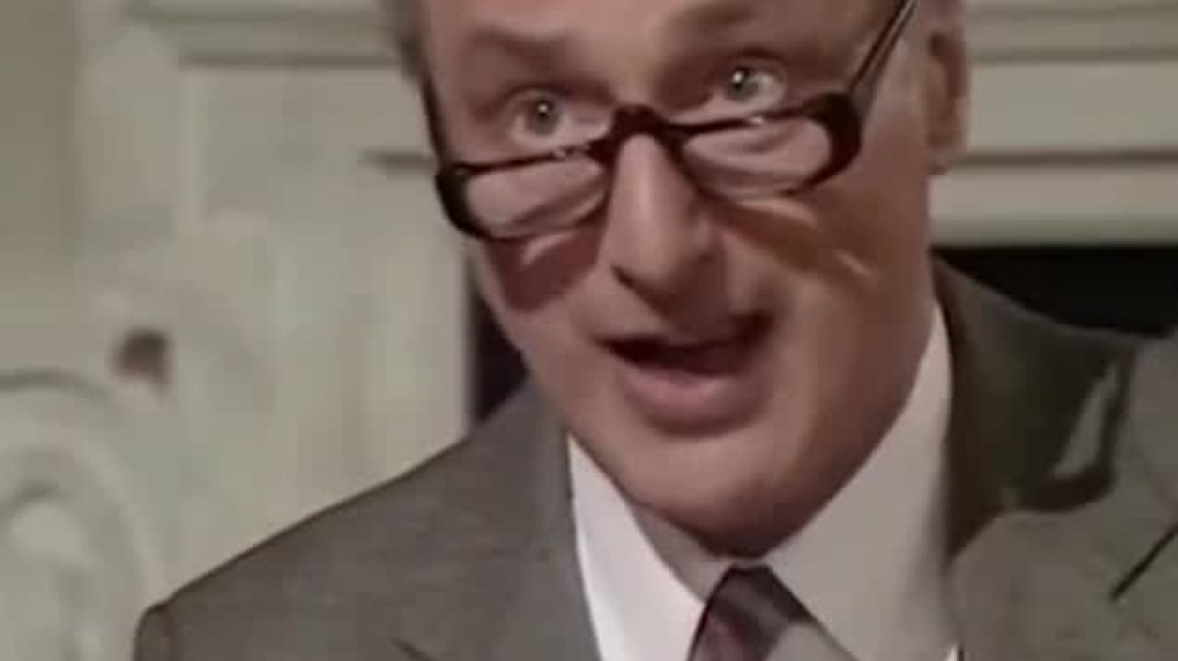 ⁣Yes Prime Minister: Jim Hacker Explains Who Reads the Newspapers